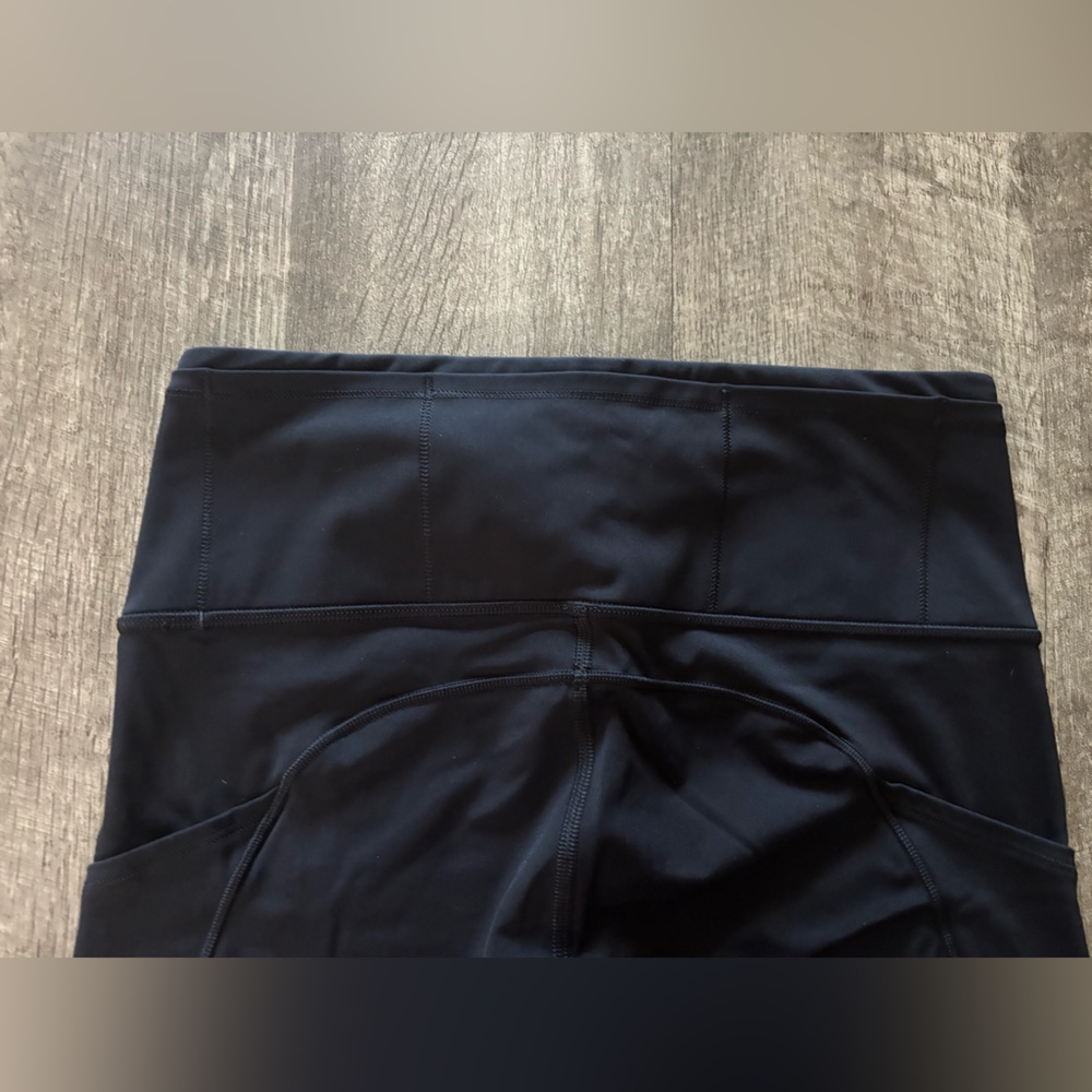 Lululemon 6 - Picture 3 of 4